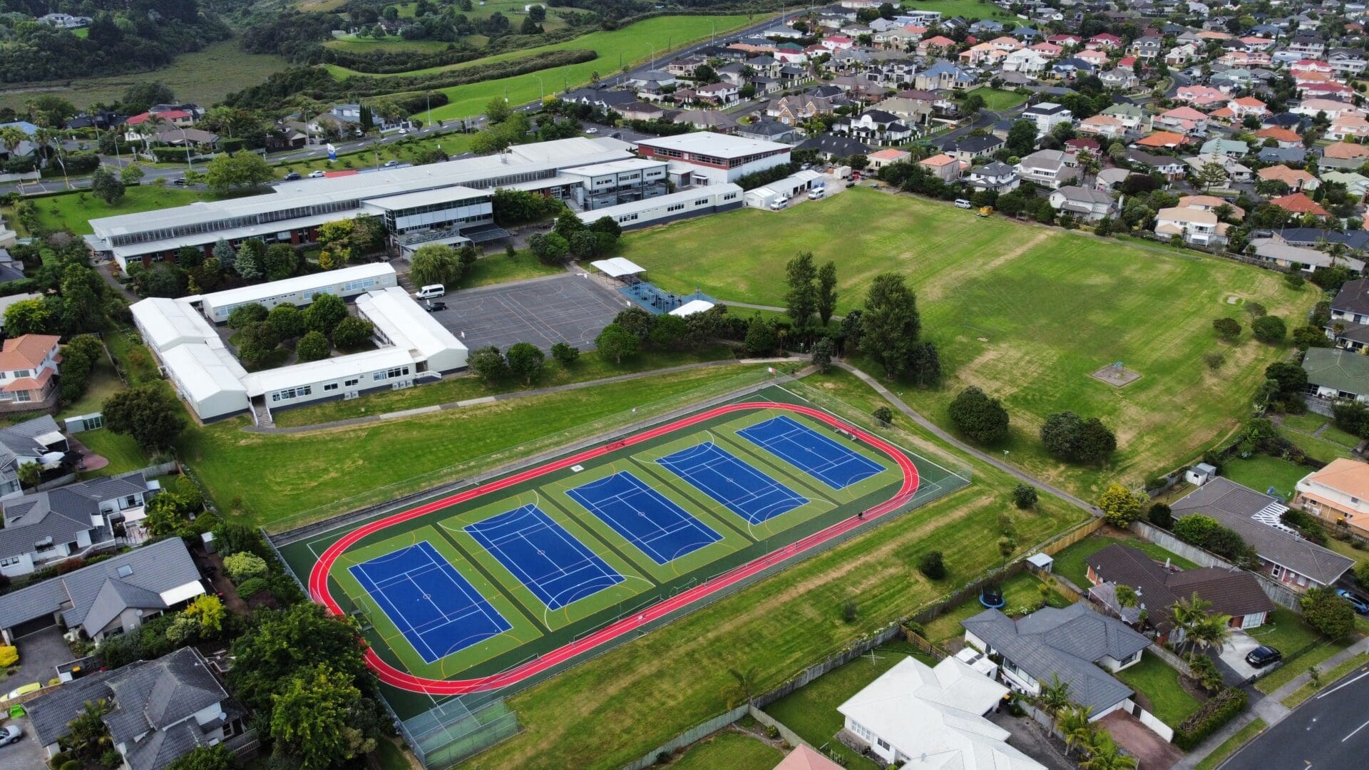 Brilliant new TigerTurf multi-sports centre for Somerville Intermediate.