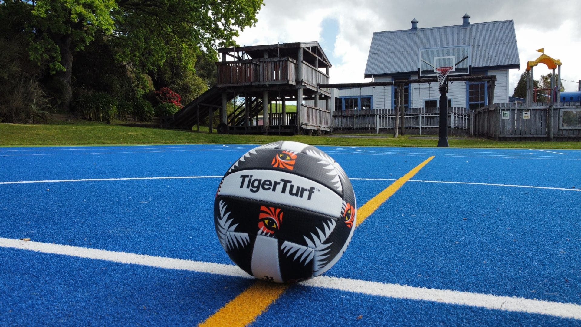 A Court with Multi-functional Play